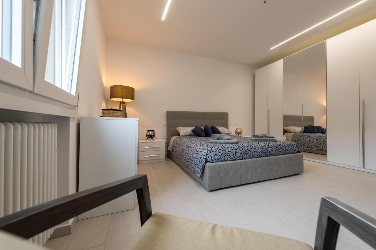 Obsidian -Centro- Wifi + Free Parking Apartment ราเวนนา ภายนอก รูปภาพ